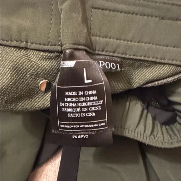 Men's Olive Green Cargo Shorts - Picture 2 of 3